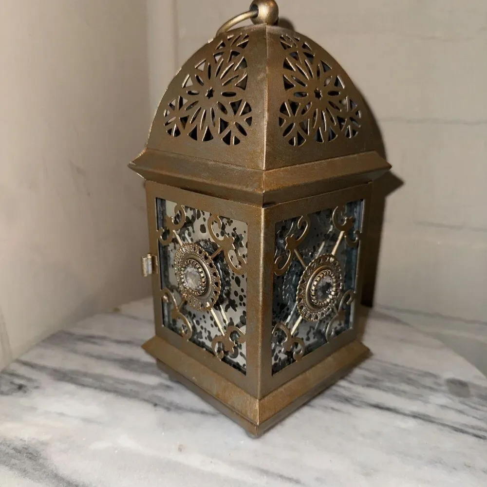 Pier One Imports Tea Light Lantern In Silver Moraccan Style NeW